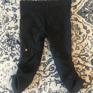 Lululemon crop leggings.